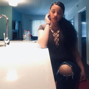 Meet your Posher, Tahirah